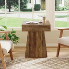 Petite table d'appoint, table d'appoint carrée rustique avec base large, table de chevet de style ferme, à côté du fauteuil