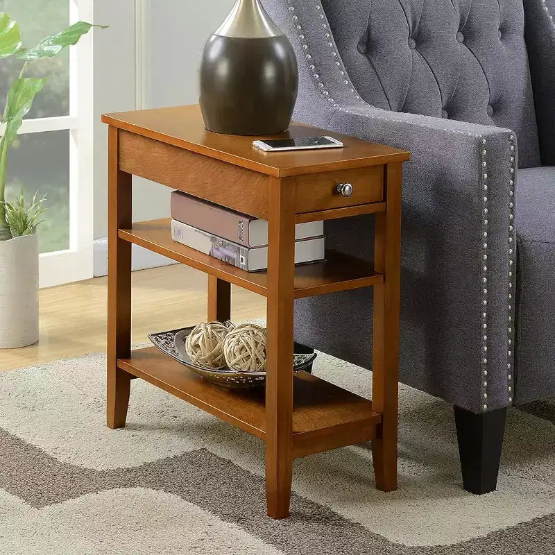 Table d'appoint à trois niveaux avec tiroir de rangement dissimulé, deux étagères et bouton nickelé, parfaite pour organiser l'essentiel