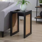 Table d'appoint carrée avec panneaux latéraux en rotin tressé et design bohème moderne pour salon ou chambre à coucher