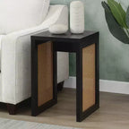 Table d'appoint carrée avec panneaux latéraux en rotin tressé et design bohème moderne pour salon ou chambre à coucher